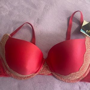 Brand New Wonder Bra push up size 34C